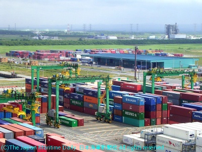 苫小牧港ct 上半期過去最高11万5000teu 震災後輸入増 機能強化急ピッチ 苫小牧港ct 上半期過去最高11万5000teu 震災後輸入増 機能強化急ピッチ