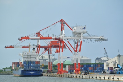石狩湾新港 Gクレーン2号機 13日初荷役 港湾サービス向上図る 石狩湾新港 Gクレーン2号機 13日初荷役 港湾サービス向上図る
